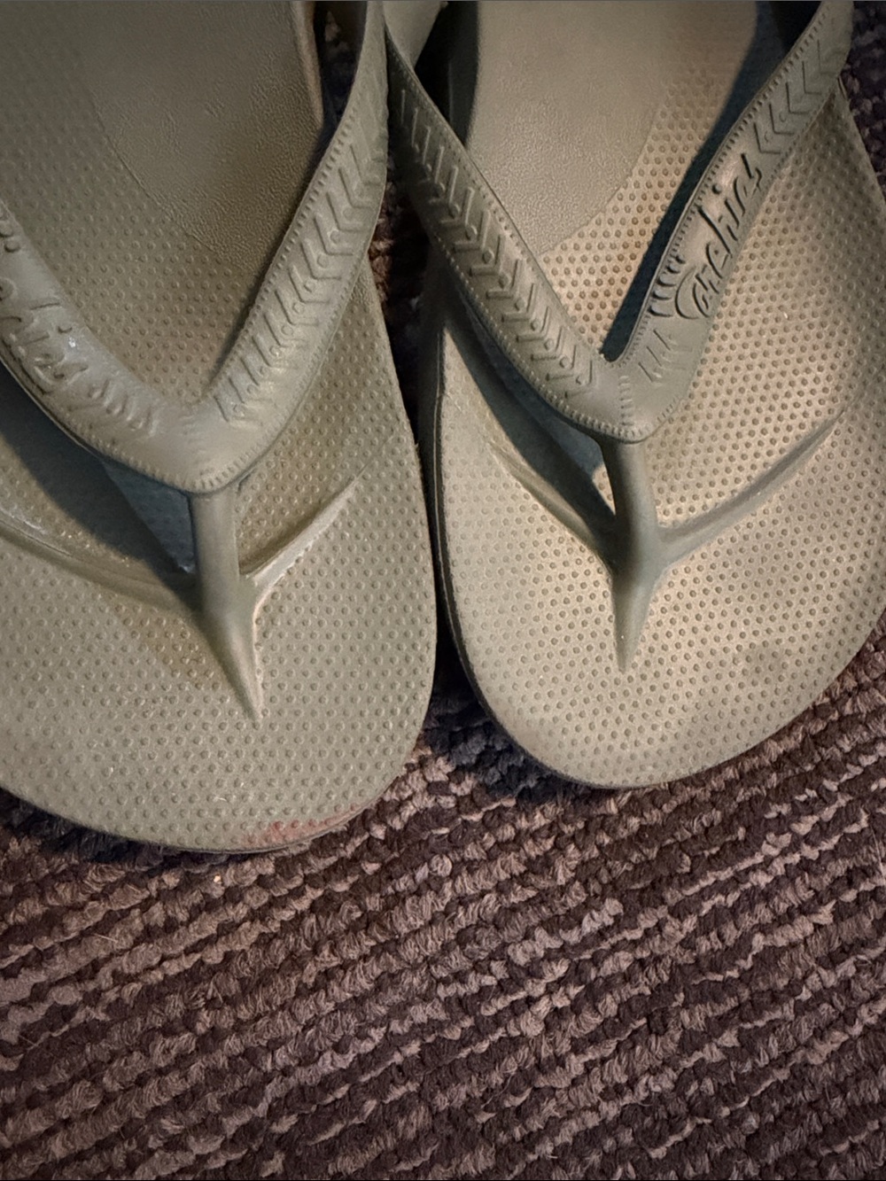 Archies Flip Flop Sandals in Olive Green size 7 - Picture 4 of 6